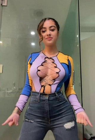 3. Really Cute Malu Trevejo Shows Cleavage in Crop Top