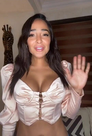 Alluring Manelyk González Shows Cleavage