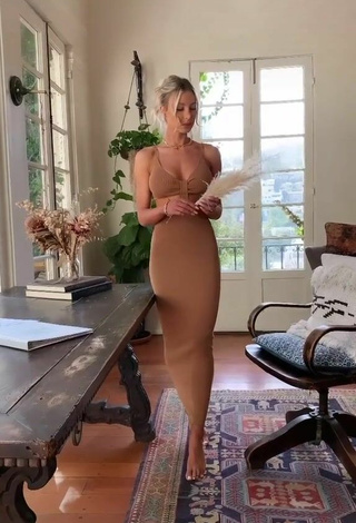 Sexy Marta Mielczarska in Beige Dress