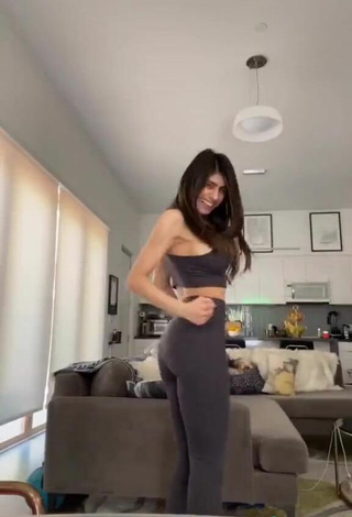 3. Sultry Mia Khalifa in Black Leggings