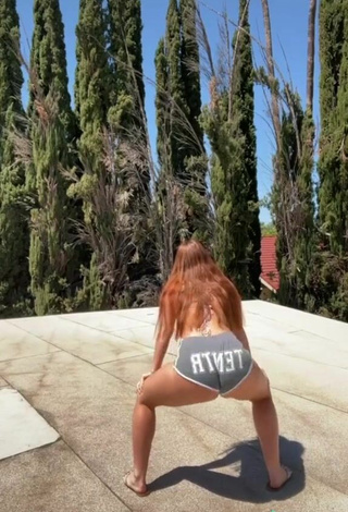 4. Amazing Mikaila Murphy Shows Big Butt while Twerking