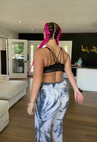 Sexy Mikaila Murphy in Sport Bra while Twerking