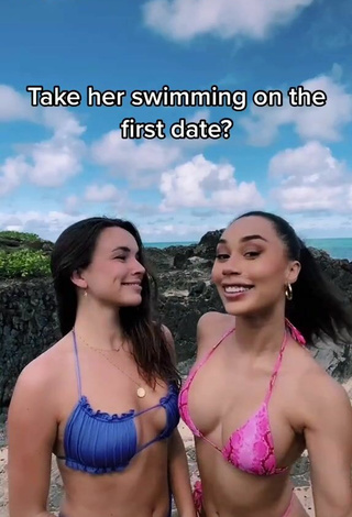 Sultry Eva Gutowski in Bikini