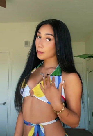 4. Luscious Eva Gutowski Shows Cleavage in Crop Top