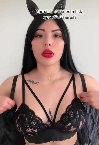 Titillating Natalia in Black Bra