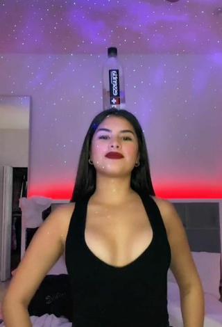 3. Sexy Nicole García Shows Cleavage in Black Top