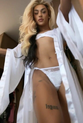 Sultry Pabllo Vittar Shows Butt