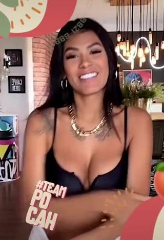 5. Luscious Jully Oliveira Shows Cleavage in Bikini Top and Bouncing Breasts