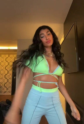 5. Sexy Jully Oliveira in Light Green Crop Top