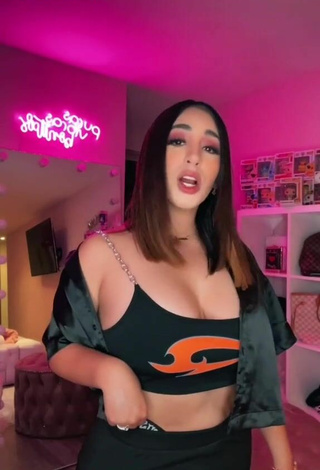 Hot Ana Daniela Martínez Buenrostro Shows Cleavage in Crop Top