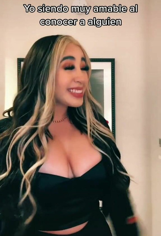 Sexy Ana Daniela Martínez Buenrostro Shows Cleavage in Black Crop Top