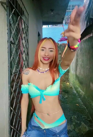 4. Sexy Ruivinha de Marte in Blue Bikini Top