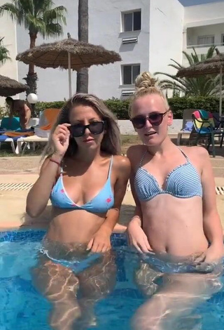 4. Sexy Sabina Pawlik in Bikini at the Swimming Pool