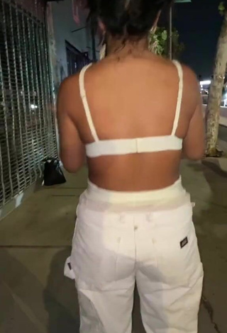 5. Sultry Sienna Mae Gomez in White Bra while Twerking