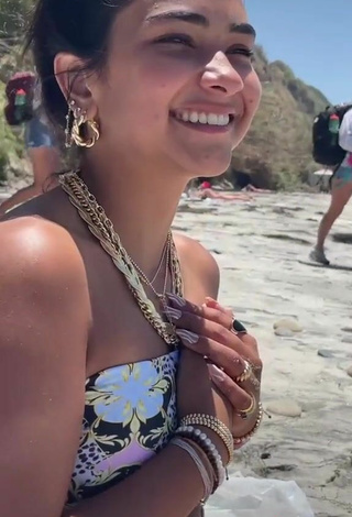 6. Seductive Sienna Mae Gomez Shows Butt at the Beach