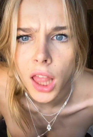 6. Sexy Ashley Matheson Shows Cleavage in Tube Top