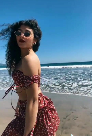 6. Titillating Sofia Mata in Crop Top at the Beach