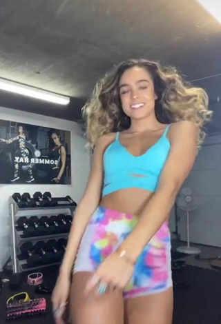 1. Sexy Sommer Ray Shows Butt