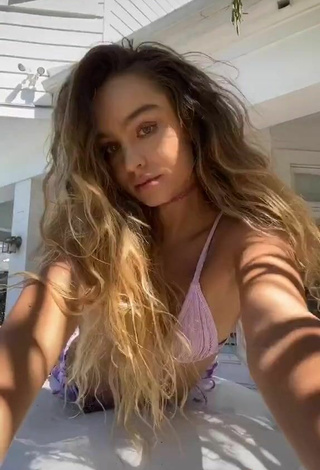 6. Luscious Sommer Ray Shows Cleavage in Bikini Top