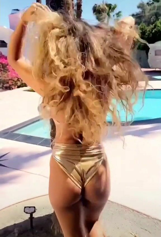 4. Sweet Sommer Ray in Cute Bikini