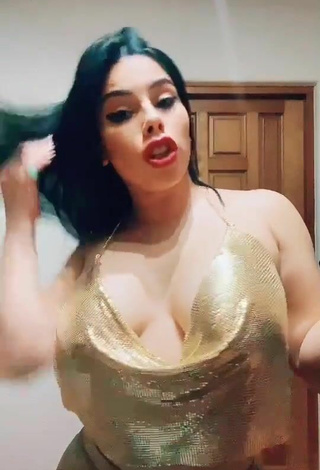 Sultry Lizbeth Rodríguez Braless