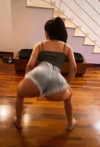 1. Sultry Tainá Costa Shows Butt while Twerking