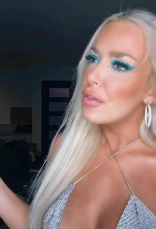 6. Titillating Tana Mongeau Shows Cleavage in Bra