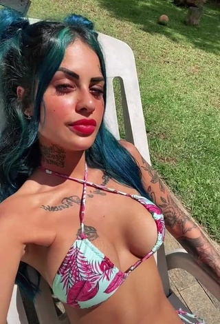 Sweetie MC Tati Zaqui in Bikini