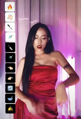 4. Sultry Trà Đặng in Red Dress