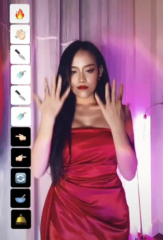 5. Sultry Trà Đặng in Red Dress