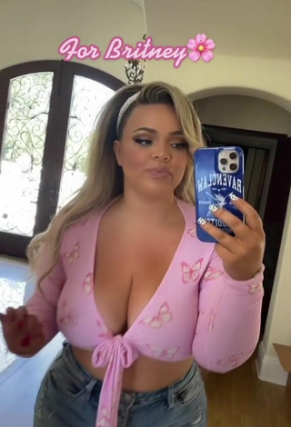 2. Sexy Trisha Paytas Shows Cleavage