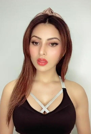 3. Luscious Urvashi Rautela in Black Crop Top