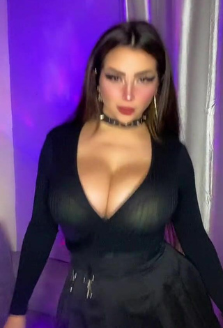 5. Vai Monroe is Showing Breathtaking Cleavage and Bouncing Breasts