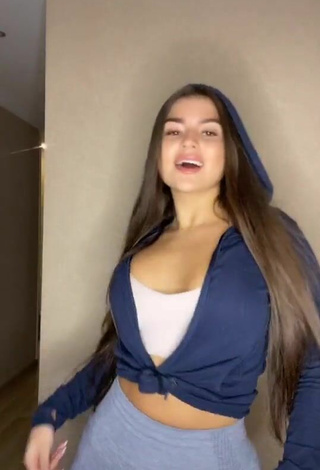 4. Sexy Valeriya Bearwolf Shows Cleavage