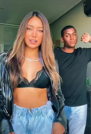 Luscious Vanessa Lopes Shows Cleavage in Black Bra