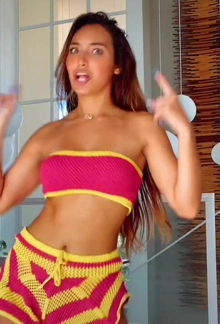 4. Sultry Vanessa Lopes in Tube Top