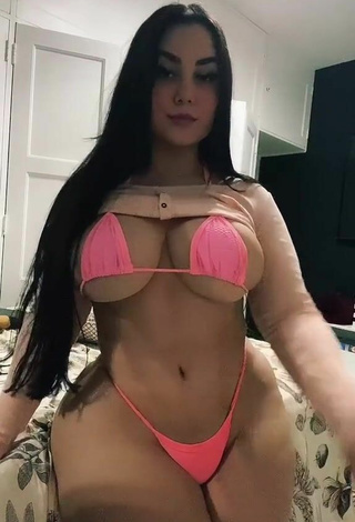 4. Victoria Matosa Looks Alluring in Pink Bikini (Underboob)