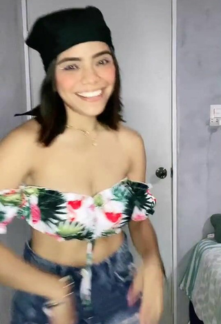 1. Amazing Zacil Jimenez in Hot Crop Top and Bouncing Tits