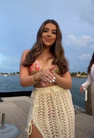 2. Fine Amanda Díaz in Sweet Bikini Top