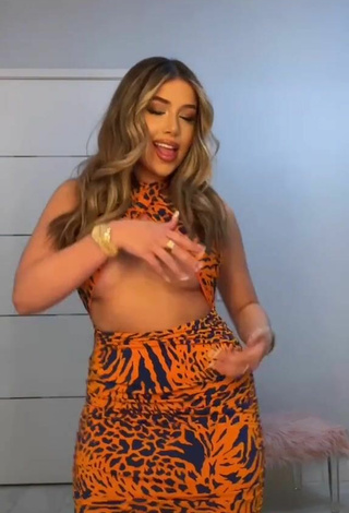 5. Sexy Amanda Díaz in Leopard Dress (Underboob)