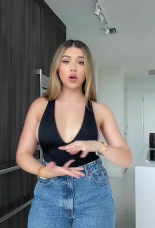 3. Sexy Amanda Díaz in Black Top (Side Boob)