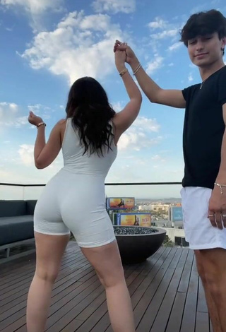 3. Luscious Amanda Díaz Shows Butt