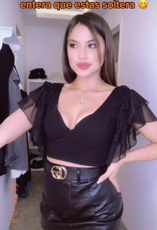 Hot Ana Morquecho Shows Cleavage in Black Crop Top