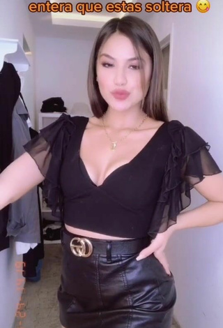 3. Hot Ana Morquecho Shows Cleavage in Black Crop Top