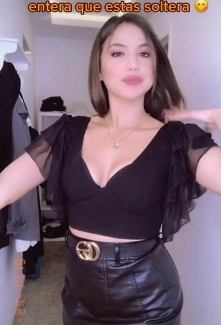 5. Hot Ana Morquecho Shows Cleavage in Black Crop Top