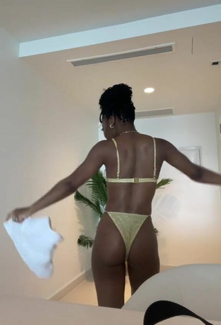 5. Sultry Angel Ogbonna Shows Butt