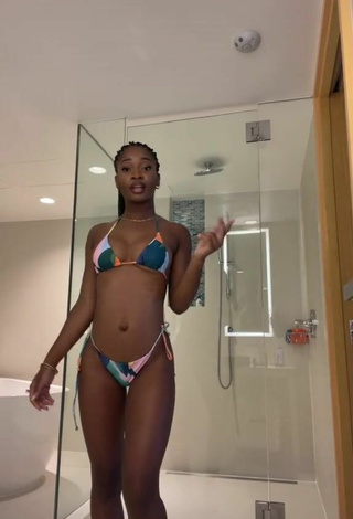 2. Sweet Angel Ogbonna Shows Cleavage in Cute Bikini