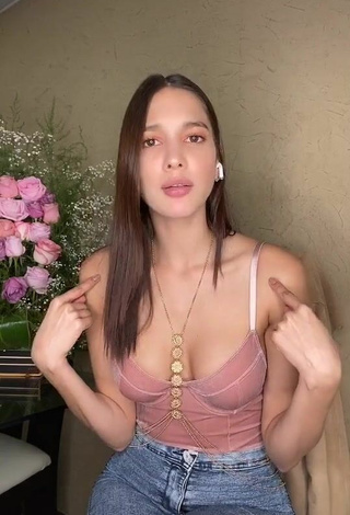 2. Sultry Ary Tenorio Shows Cleavage in Pink Top