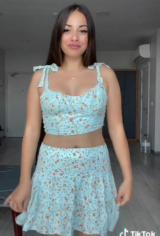 5. Sultry Asena Kızılarslan in Floral Crop Top