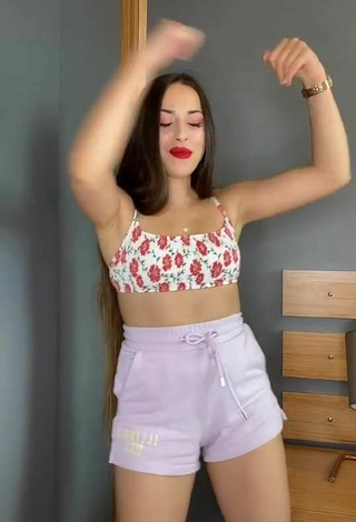 3. Luscious Asena Kızılarslan in Floral Crop Top